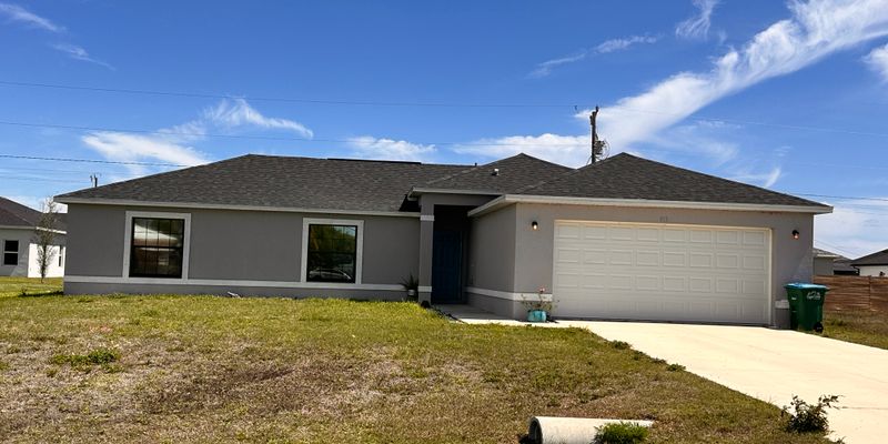 Cape Coral House: 913 NE 13th Ave