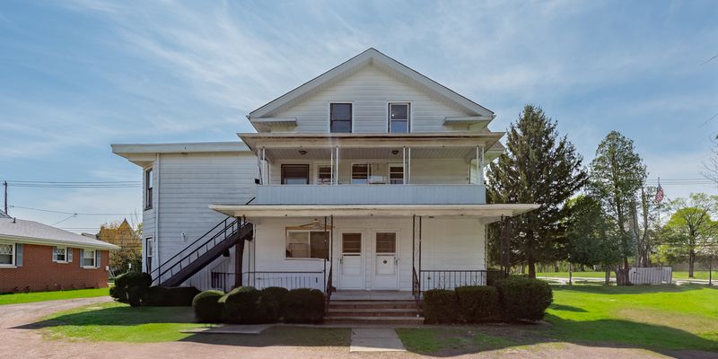 Wyoming Apartment: 691-693 Wyoming Ave