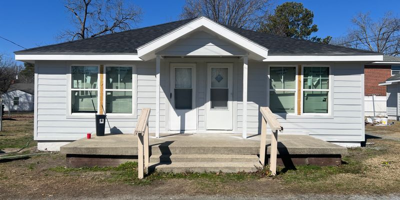 Goldsboro House: 107 Denton Pl