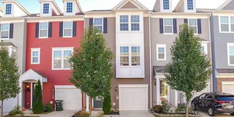 California House: 23194 Ambrosia Ln