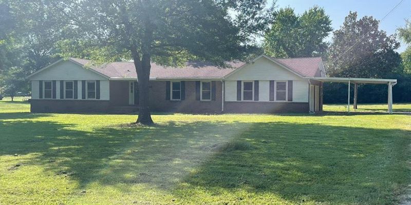 Murfreesboro House: 5845 Franklin Rd