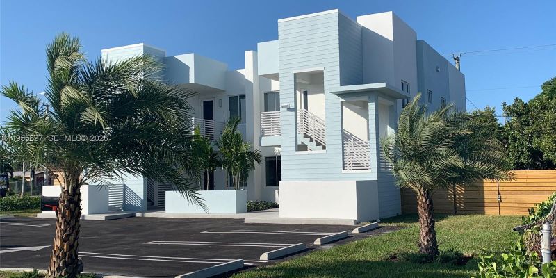 Hialeah Apartment: 803 E 28th St