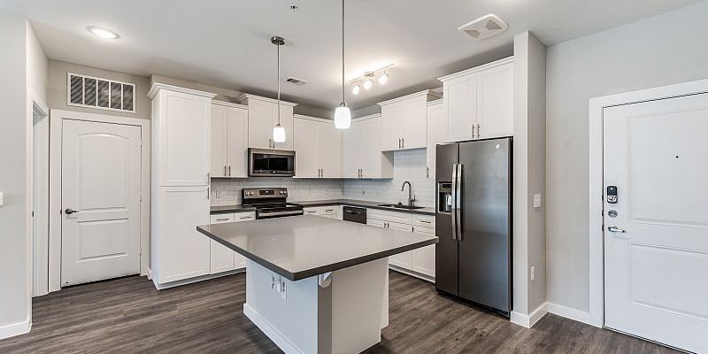 Stafford Apartment: 1366 Dulles Ave