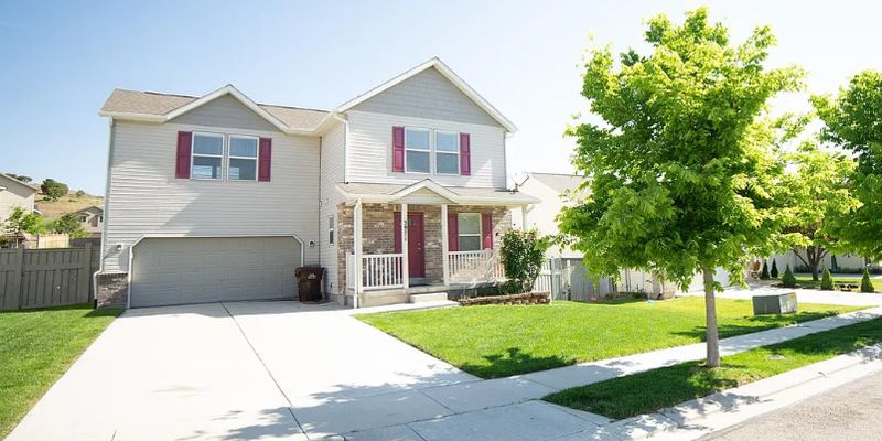 Eagle Mountain House: 3971 Sioux St