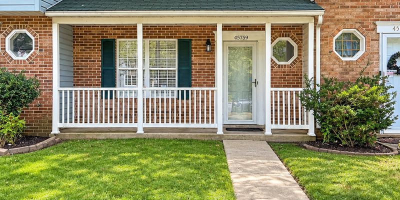 California House: 45759 Church Dr