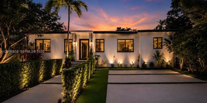 Miami House: 375 SW 32nd Rd