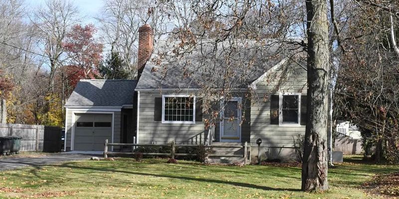 Milford House: 509 North St