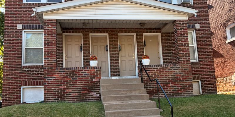 Saint Louis Apartment: 3739-3741 Bamberger