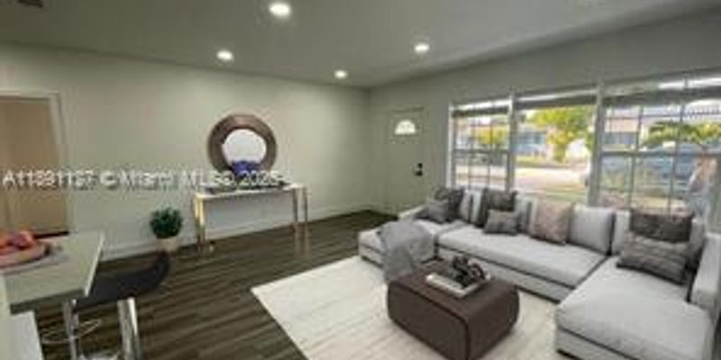 North Miami Beach House: 280 NE 169th St # 0
