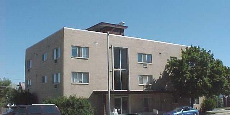 West Allis Apartment: 6406 W Lincoln Ave