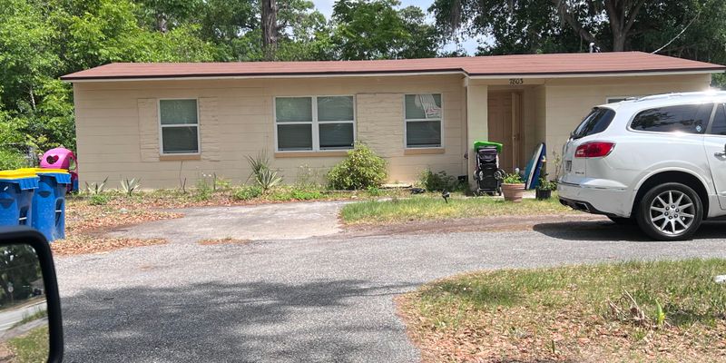 Jacksonville House: 7803 Lueders Ave