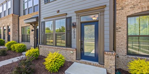 02-2833 Statesville Ave-2.jpg