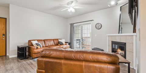 06-116 80 Circle Dr 5.jpg