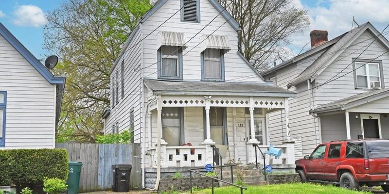 Cincinnati House: 113 W 66th St