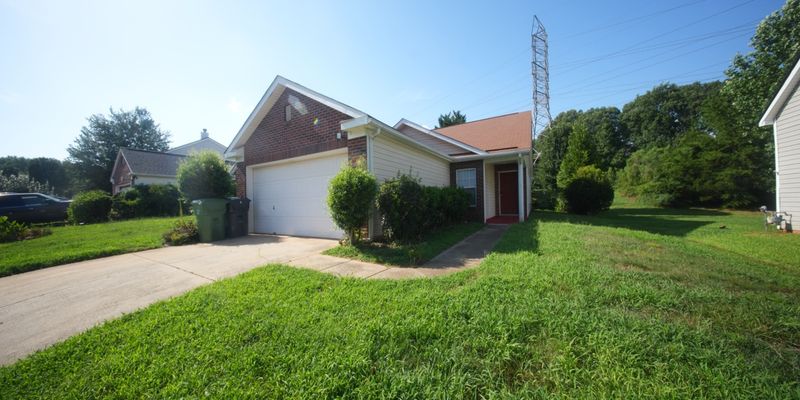 Charlotte House: 8924 Gerald Dr