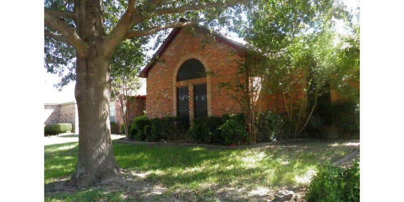 DeSoto House: 904 Teakwood Lane