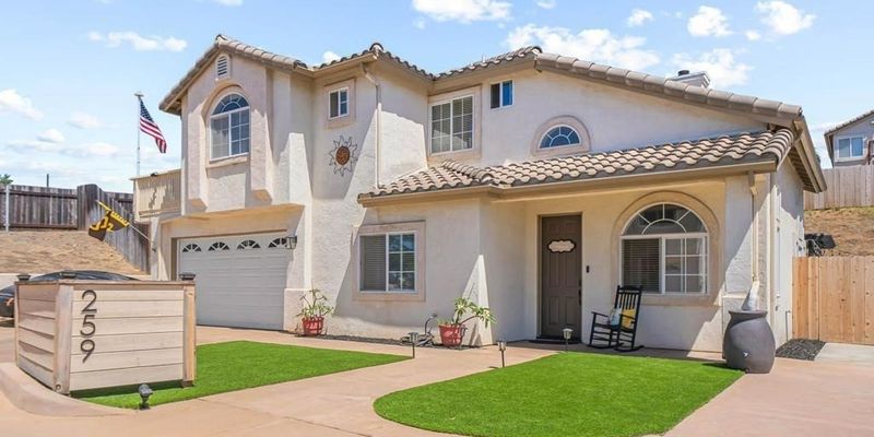 Chula Vista House: 259 Vista Del Mar Ct