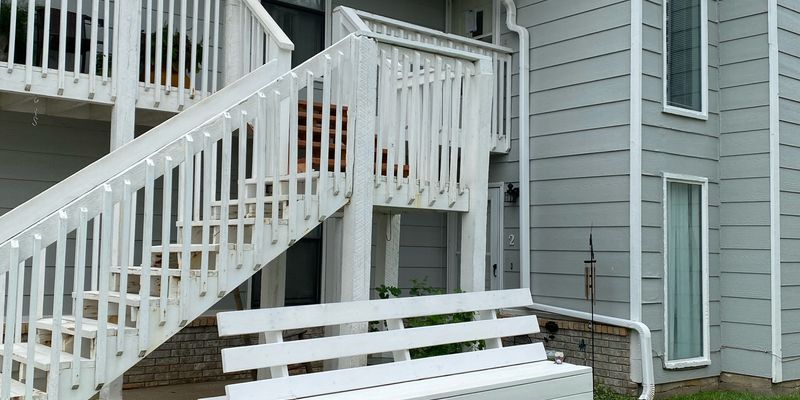 Wichita Apartment: 3215 S Illinois St