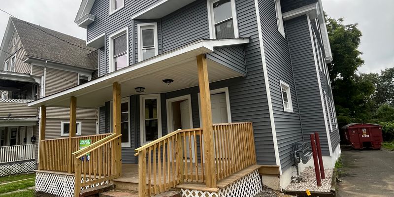 Waterbury Apartment: 89 Waterville St