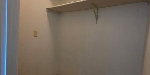 Walk In.JPG