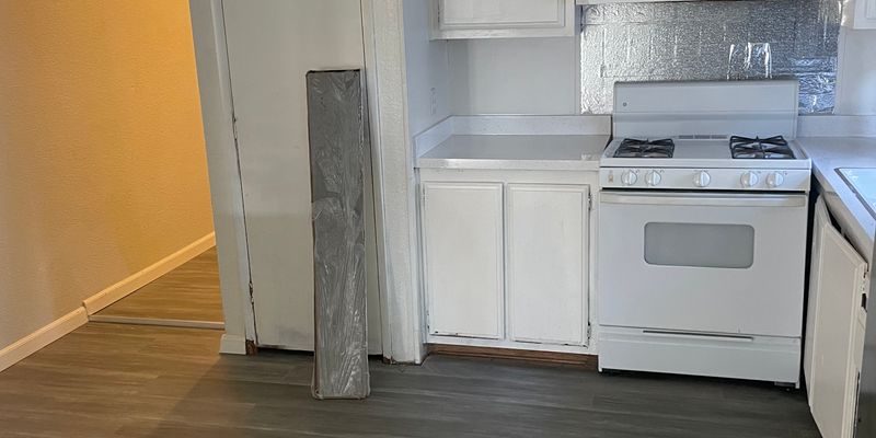 Oakland Apartment: 2134 Fruitvale Ave