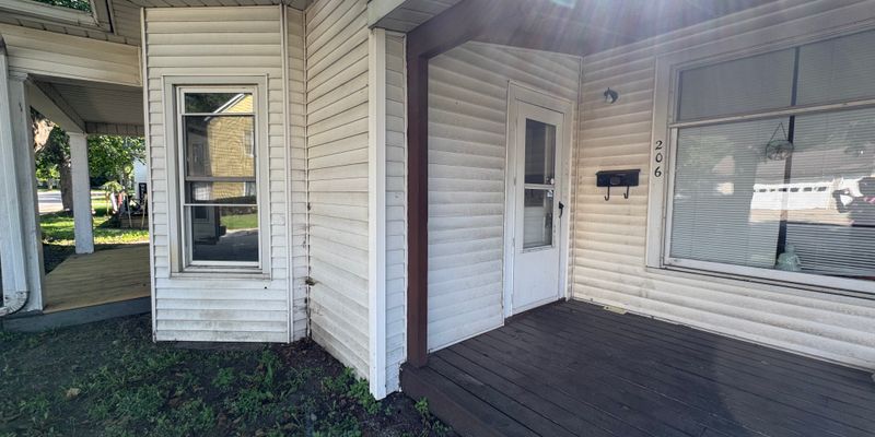 Warsaw Apartment: 204 N Fort Wayne Ave