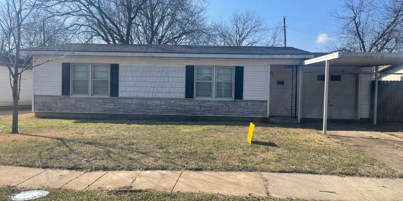 McGregor House: 117 Bowie St