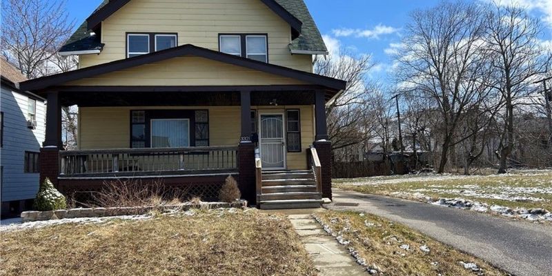 Cleveland House: 3321 E 119th St