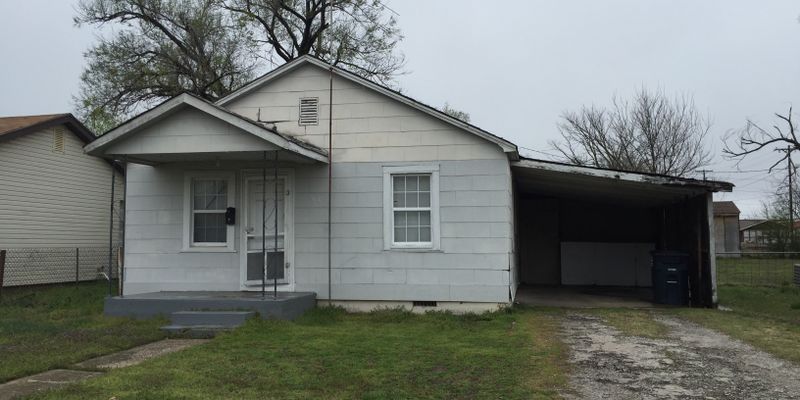 Shawnee House: 806 E Seymour St