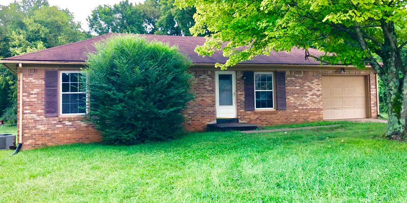 Bowling Green House: 1250 Stratford Drive