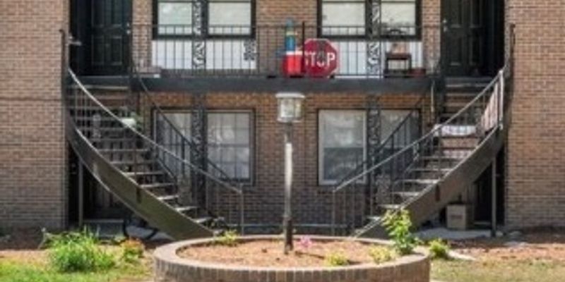 Columbia Apartment: 215 Windsor Point Rd