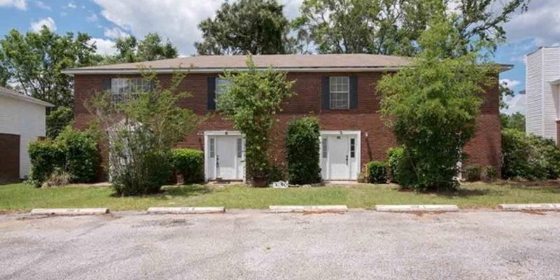 Pensacola Apartment: 3150 Belle Meade Dr