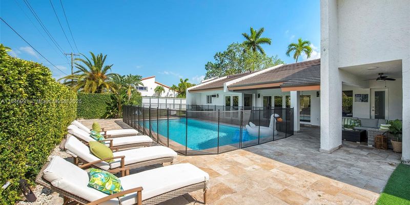 South Miami House: 5901 SW 56th Ter # 1