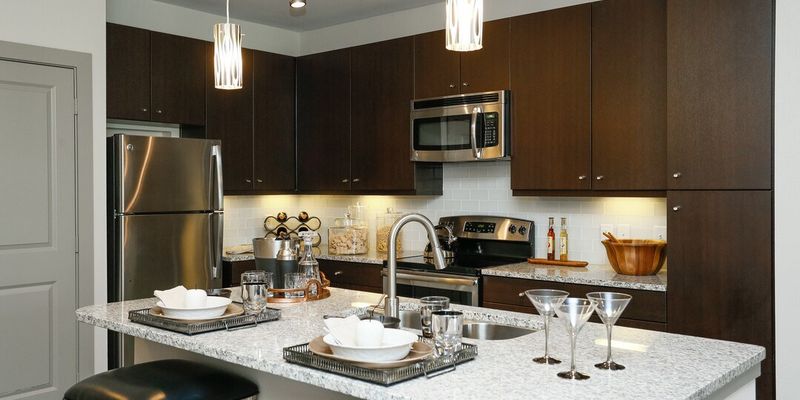 Houston Apartment: 5700 Green Tree Rd