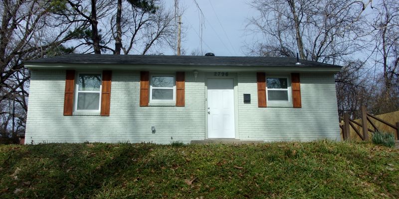 Memphis House: 2796 Flora Ave