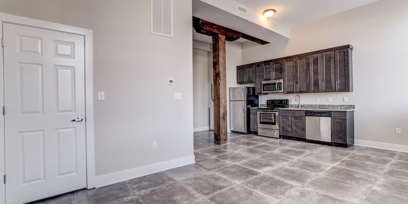 Richmond Apartment: 10 W Leigh St