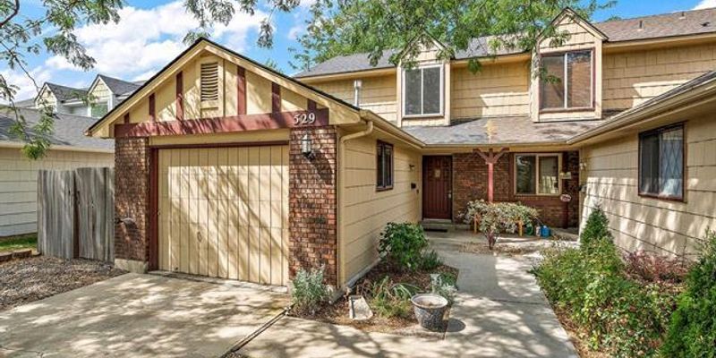 Boise House: 529 S Beach St