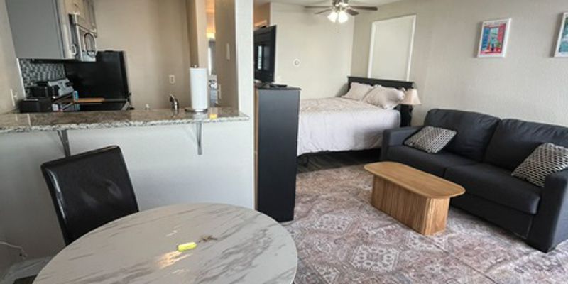Denver Apartment: 980 S Dexter St