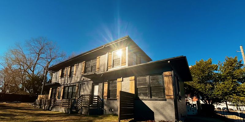 Columbus Apartment: 410 5th St S