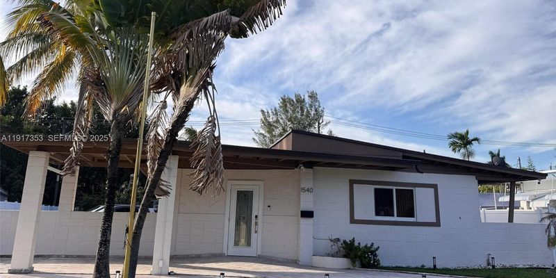 Miami House: 1540 NE 118th St
