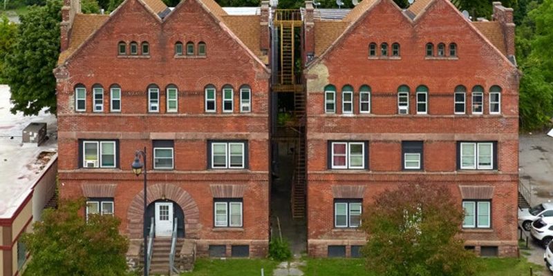 Rochester Apartment: 514 Lake Ave