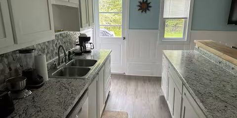 7049e0f3-1965-4e6f-8666-7709f70f0fee.jpg