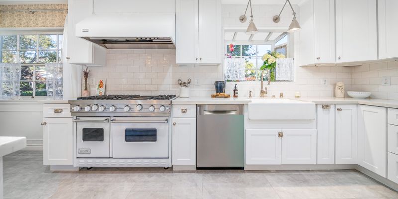 Burbank House: 537 University Ave