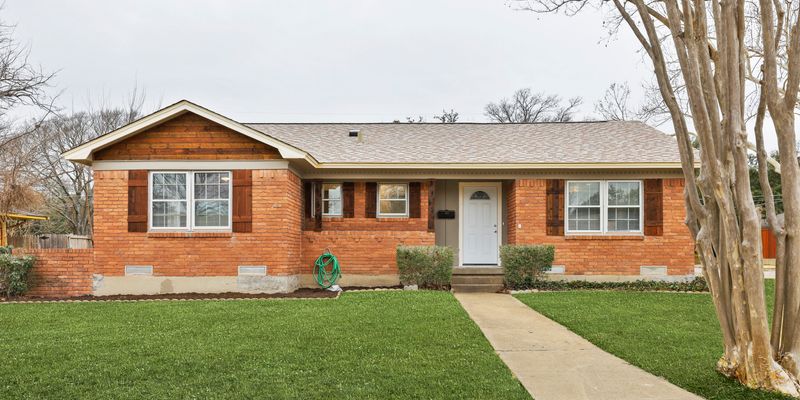 Garland House: 1301 Swallow Ln