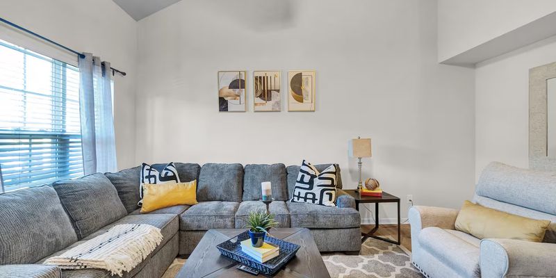 Raleigh House: 8017 River Gold Ln