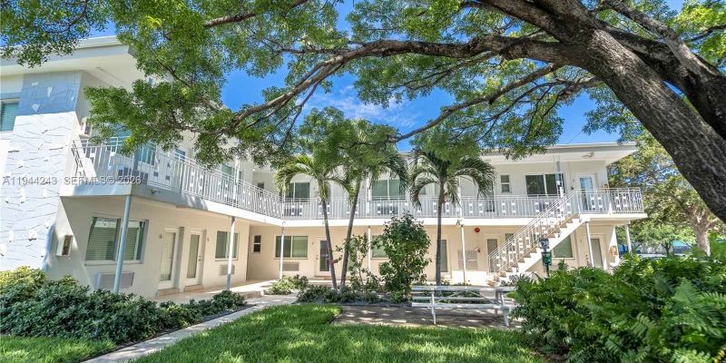 Miami Beach Apartment: 7301 Carlyle Ave