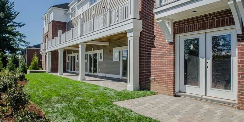 West Hartford Townhome: 777 North Main Street