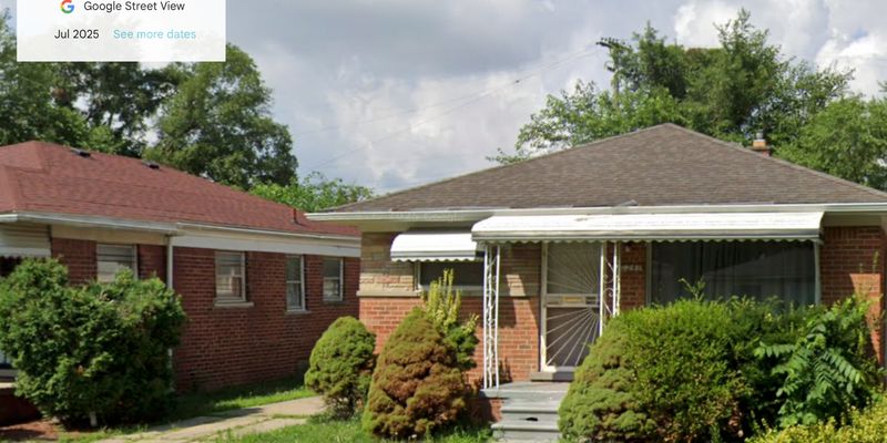 Detroit House: 20241 Kentucky St