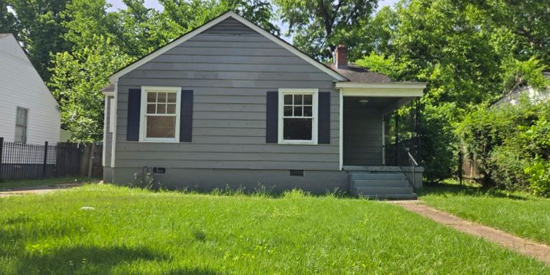Memphis House: 3703 Fairoaks Avenue