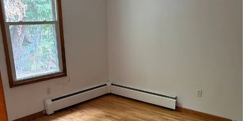 10 Mohawk_bedroom2#10.jpg